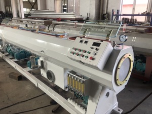 PE PP HDPE塑料排水管带核心部件螺杆电机齿轮箱水管挤出机