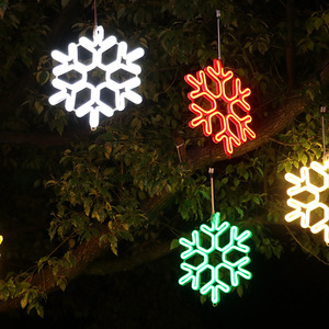 <span class=keywords><strong>LED</strong></span> Snowflake Dia de Natal ao ar livre pendurado luzes impermeável árvore árvores brilhantes de ano novo com IP44 Rating