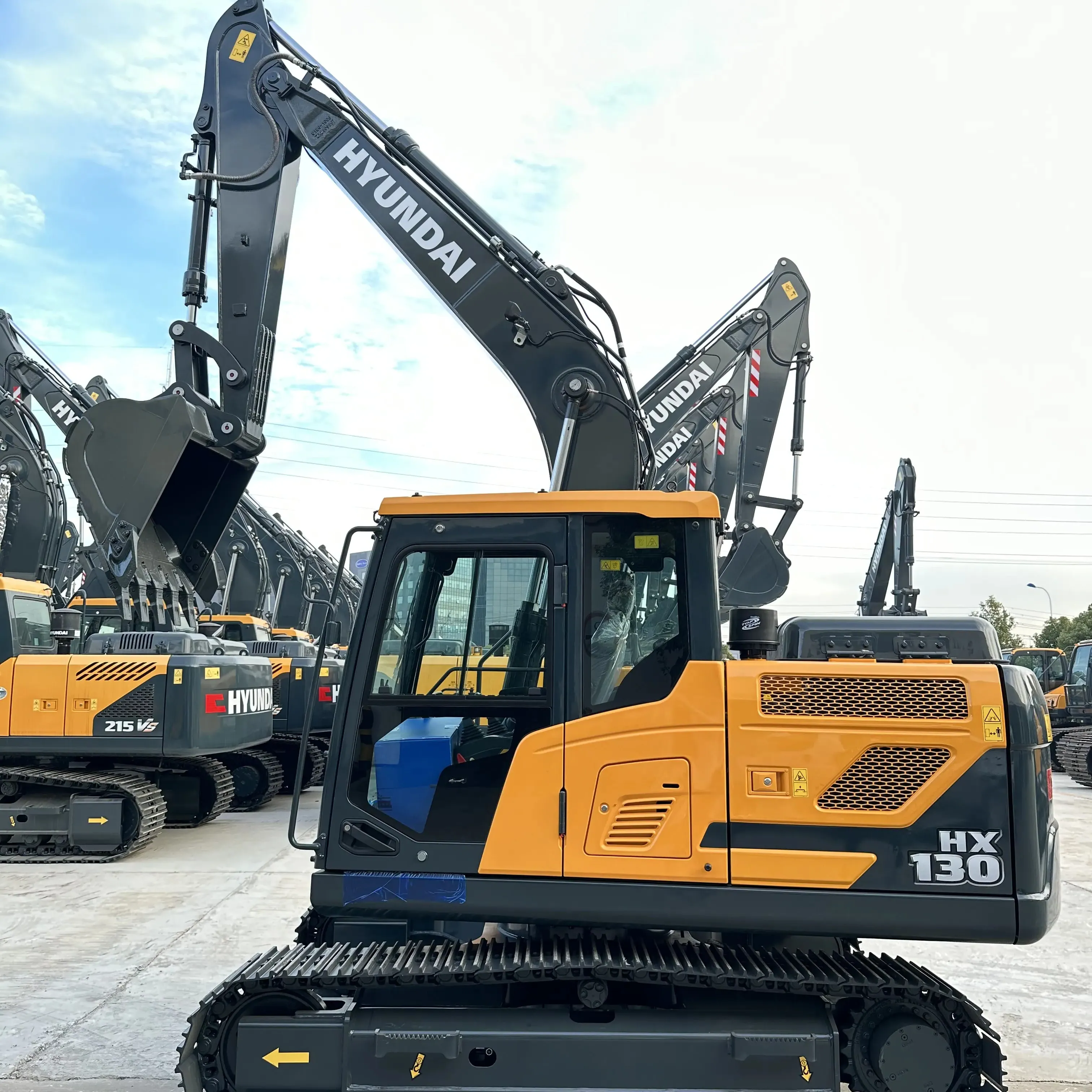Nuovo spot Hyundai hx130 escavatore per la vendita, 13 tonnellate cingolato escavatore, ottimo prezzo prestazioni Multi funzione
