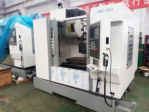 Yüksek doğruluk GSK kontrol sistemi CNC VMC 650 & 850 BT40 mili konik otomatik ile 3 eksenli dikey işleme merkezi - Product Image 6