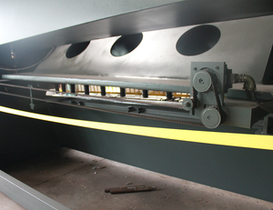 Control de posicionamiento multifunción de la máquina de corte de chapa de calibre trasero Máquina de cizalla de chapa de plata - Product Image 4
