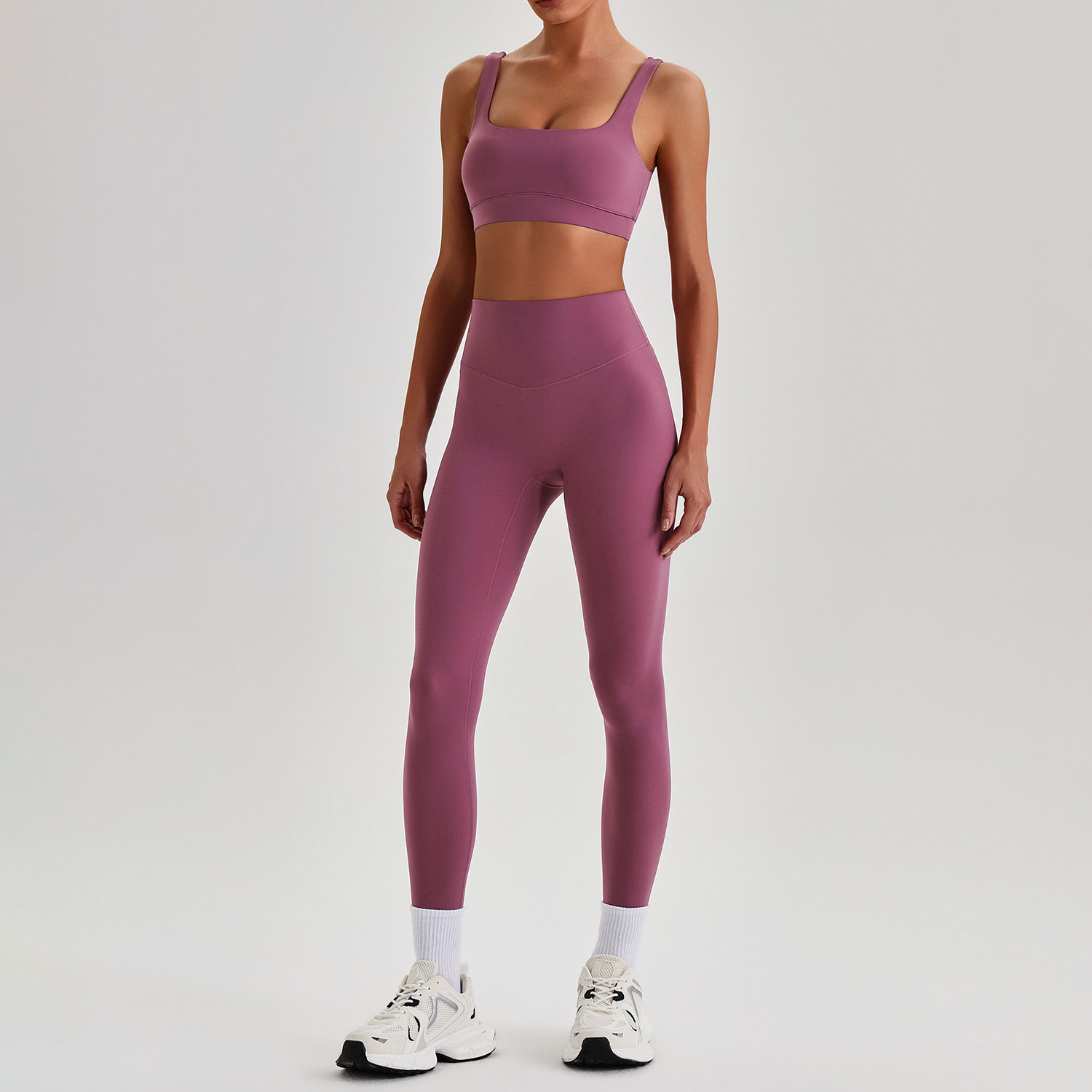3366 traje morado ciruela