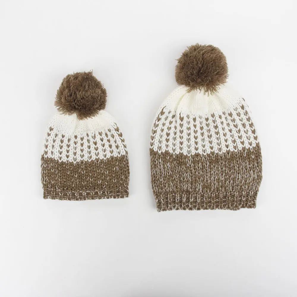 2 unids/set invierno sombrero, mamá y yo diseño cálido pom beanie sombrero para mamá venta al por mayor de punto de piel de mapache pompón sombrero del bebé