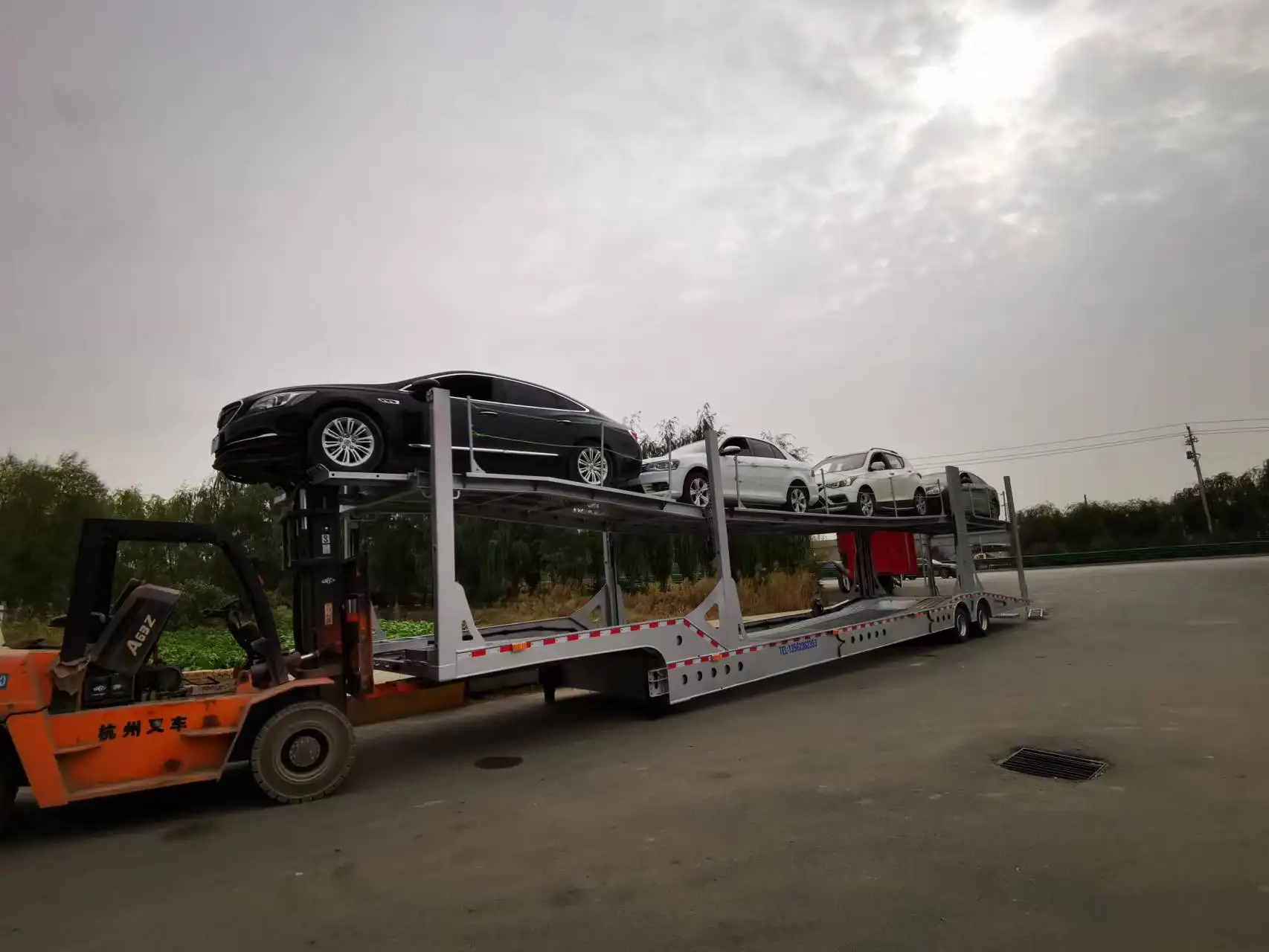 China Dubbeldekker Gloednieuwe Auto Aanhangwagen En Auto Transport Vrachtwagen Auto Transport Aanhangwagen Te Koop