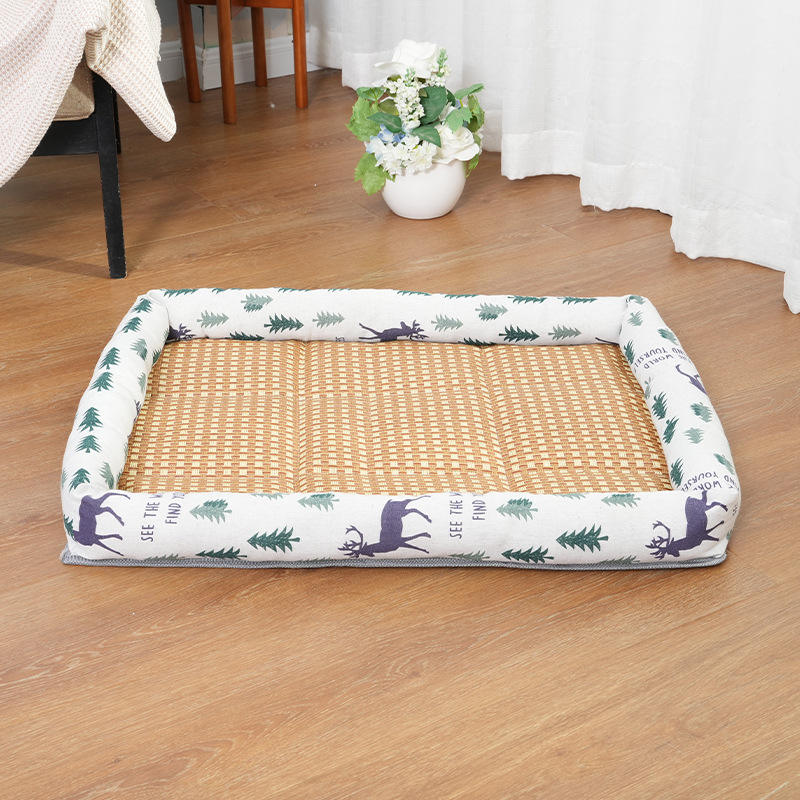 Cuatro ciervos del bosque lateral