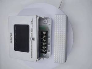 <span class=keywords><strong>2025</strong></span> yeni AVS30 AC elektrik mikro gerilim altında ve aşırı gerilim koruyucu yüksek akım klima ve jeneratör vb