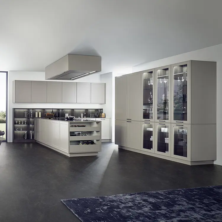 Armários de cozinha modernos, acabamento brilhante feito para cozinha, cinza alto brilho, com ilha branca