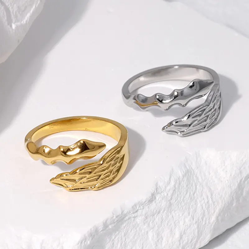 Anelli impermeabili per gioielleria anello da dito regolabile aperto anello con ala d'angelo in acciaio inossidabile in oro 18 carati per le donne