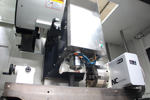VMC1370 Cnc dikey işleme merkezi, motorun 8000 rpm'lik doğrudan bağlantısında CNC makinesi aracı rpm'lik bir yağ soğutucusu ile donatılmıştır. - Product Image 4