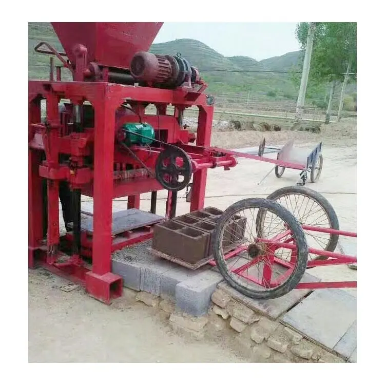 Machine à briques de presse à vibration QTJ4-35 bloc creux Machine de fabrication de blocs de béton en Équateur