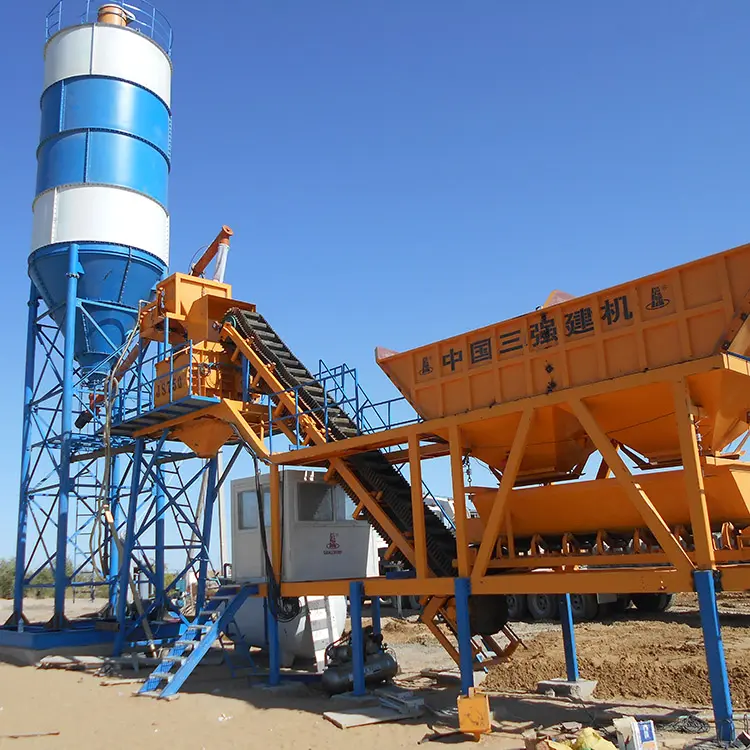 Mobile kleine Zementfabrik, die Beton für Bauarbeiten mischt