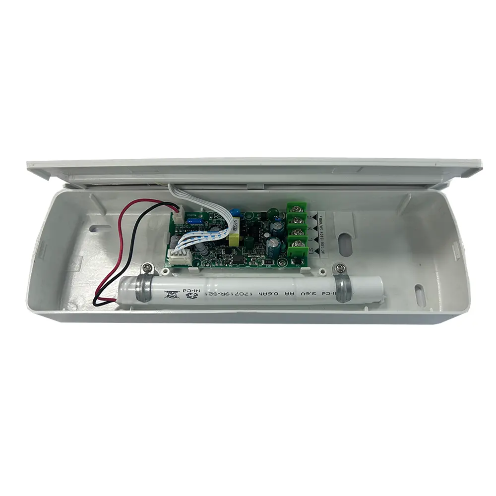 Vente chaude Populaire Usine directe Ni-cd batterie LED Personnaliser Luz De Emergencia rechargeable lumière de secours
