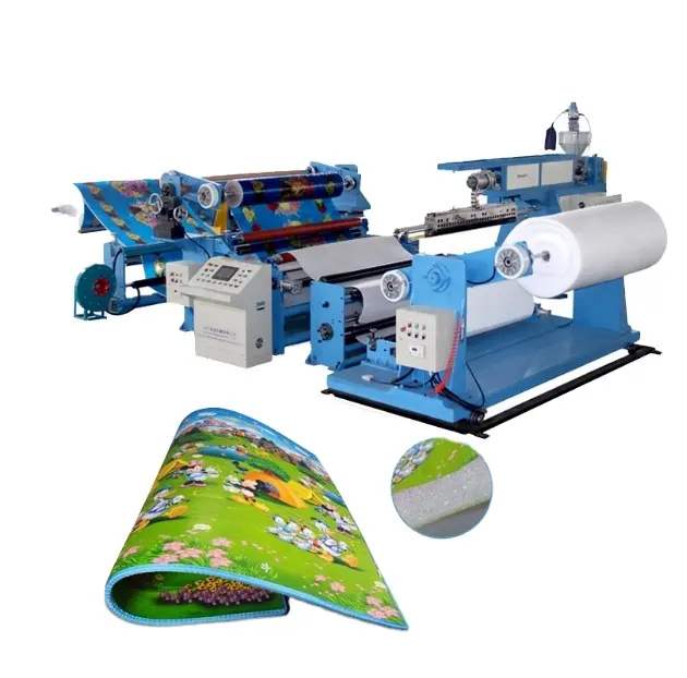 La cina ha realizzato la macchina per la produzione di tappetini per estrusori PP EPE XPE foglio di schiuma per bambini linea di produzione di tappetini per gattonare attrezzature per impianti di produzione