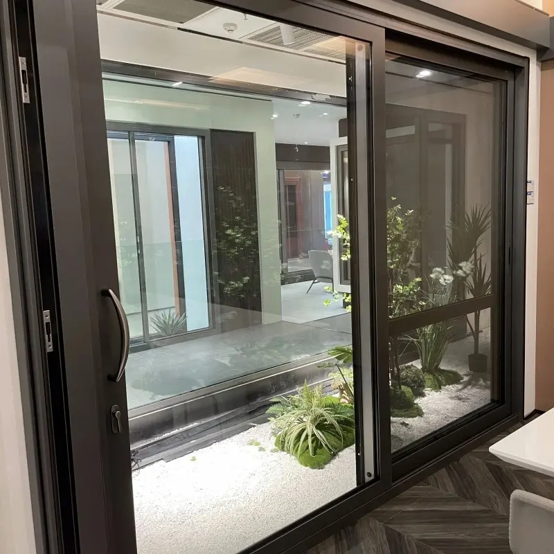 Simplicité mode noir balcon chambre trempé intérieur alliage d'aluminium système coulissant porte en verre