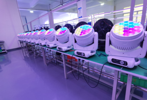 舞台灯19x40W <span class=keywords><strong>RGBW</strong></span> 4in1 19x40大蜂眼变焦环形发光二极管清洗移动头灯，带俱乐部活动音乐会光环条