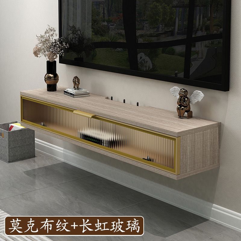 Moker patterned gold-rimmed frosted glass door