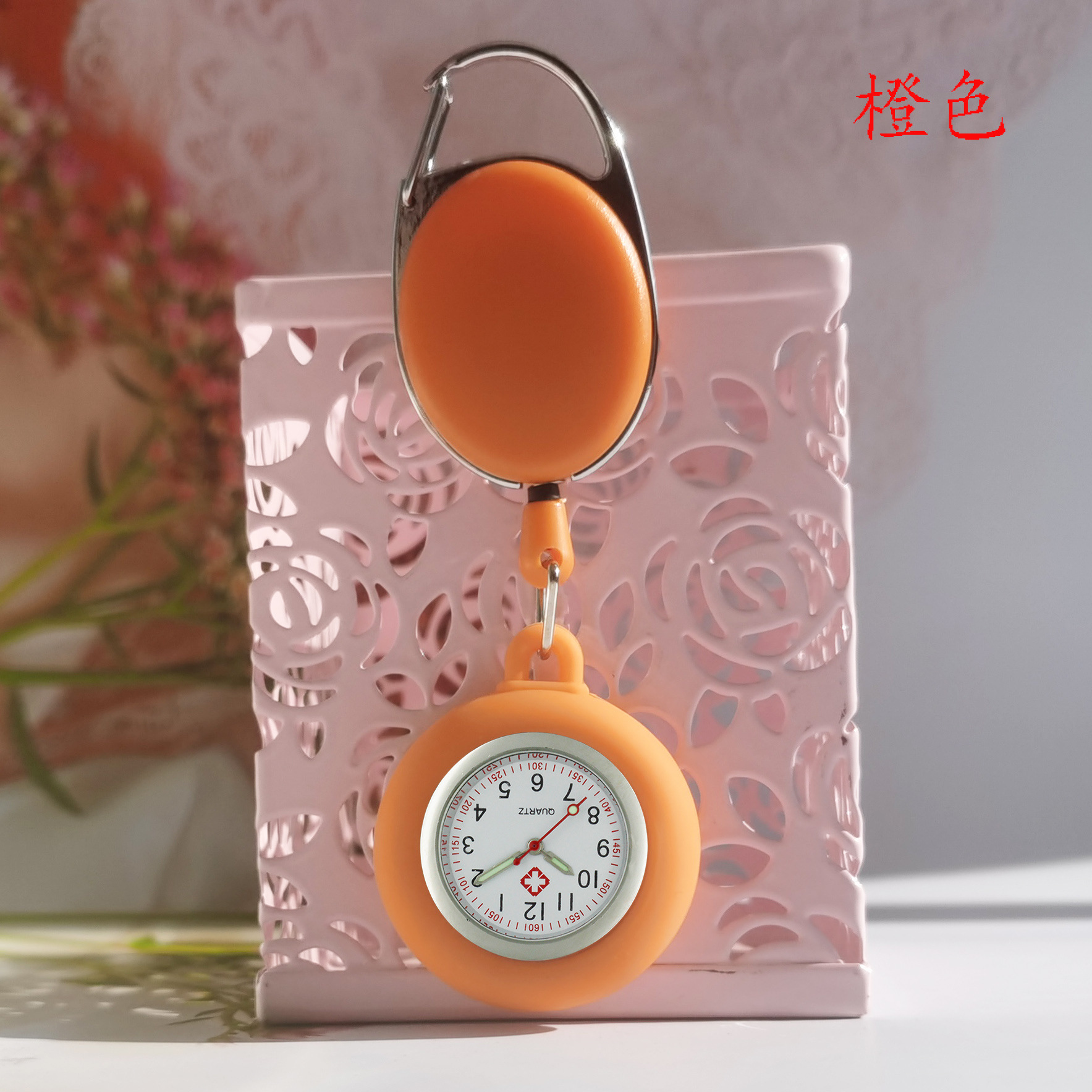 Porte-clés orange avec clip arrière - étui orange extensible.