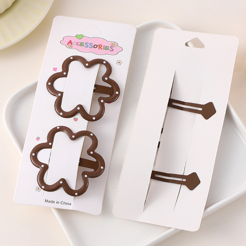 Dark brown with small floral patterns, 6.5*6.5cm, 17g