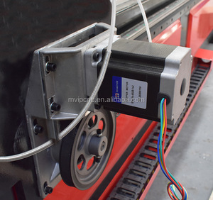 Máquina enrutadora CNC para carpintería de 3 ejes 1325 con mesa de trabajo con ranura en T de aluminio adecuada para el procesamiento de puertas de muebles de madera - Product Image 4