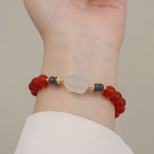 2024 แฟชั่นหญิงเครื่องประดับสร้อยข้อมืออาเกตสีแดงธรรมชาติ Hotan หยกชอลซิโดนีถั่วลิสงโชคดีมือสตริงอะคาเซียถั่วทองบัตตา - Product Image 3