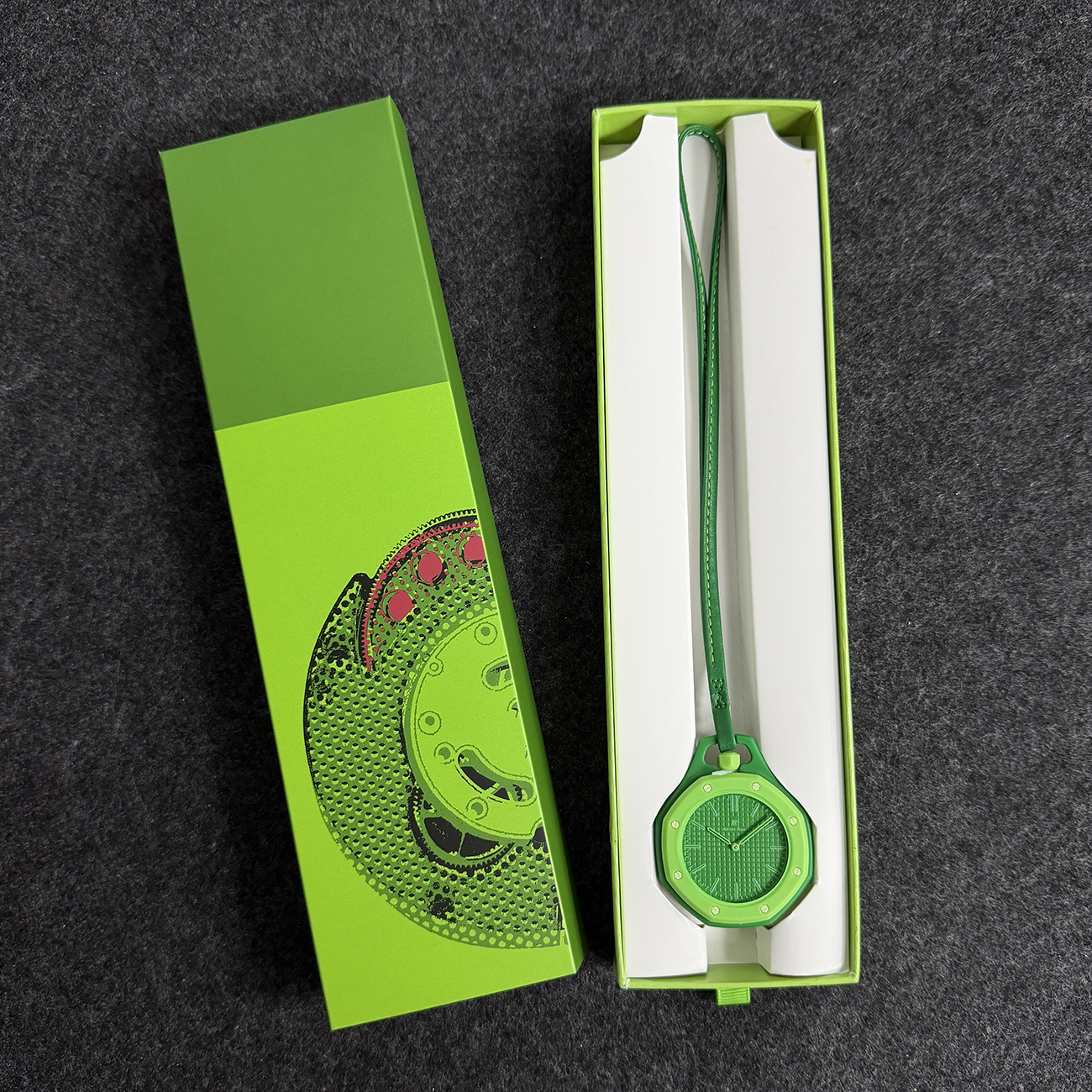 1262-8 Orologio da tasca verde
