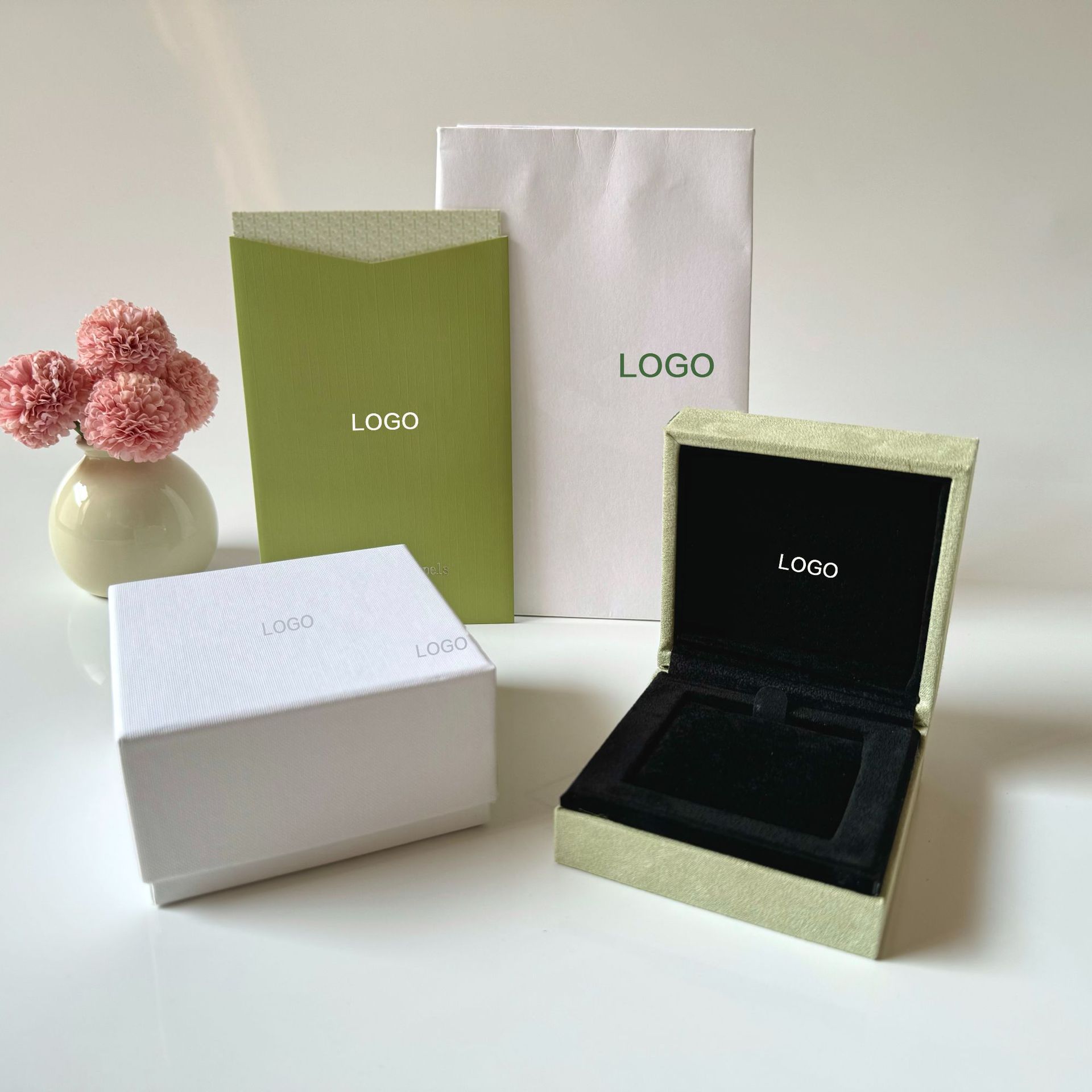 necklace box