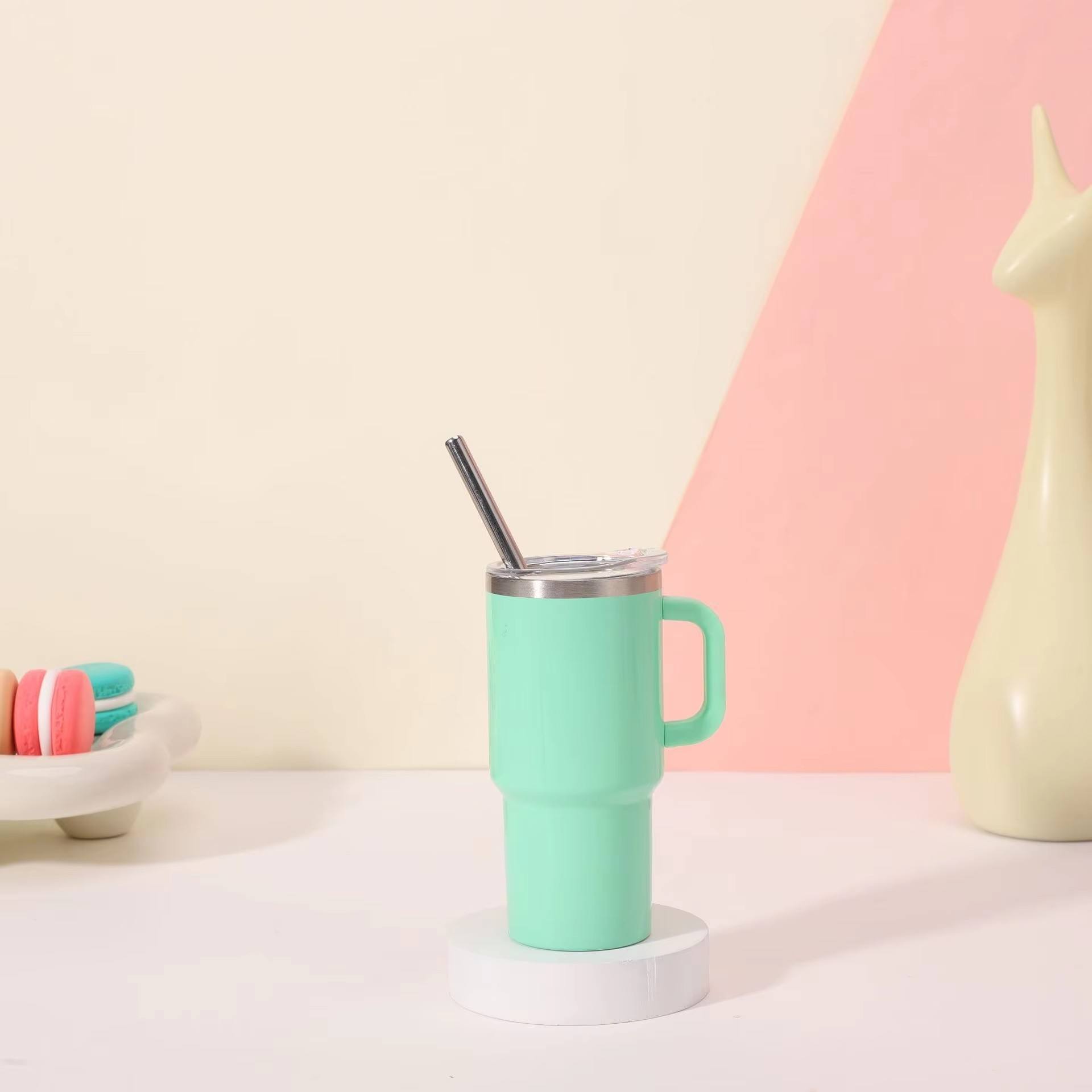 สีเขียวอ่อน