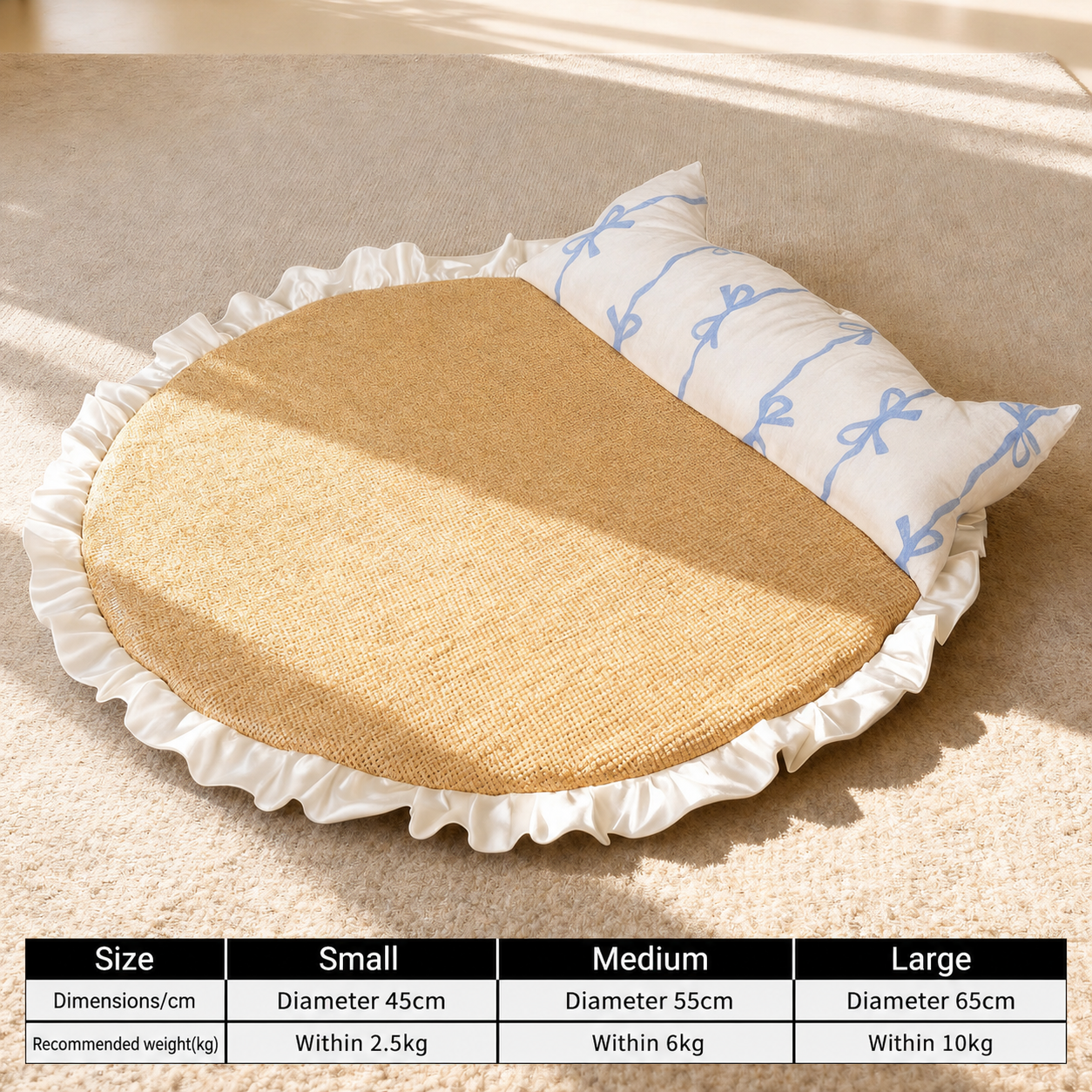 Cat-ear bedspread with lace trim