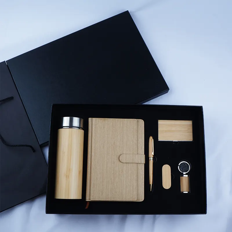 Kotak hadiah bambu kayu Perusahaan Set mewah Notebook A5 pena tempat kartu USB gantungan kunci Flask Logo kustom Set hadiah bisnis
