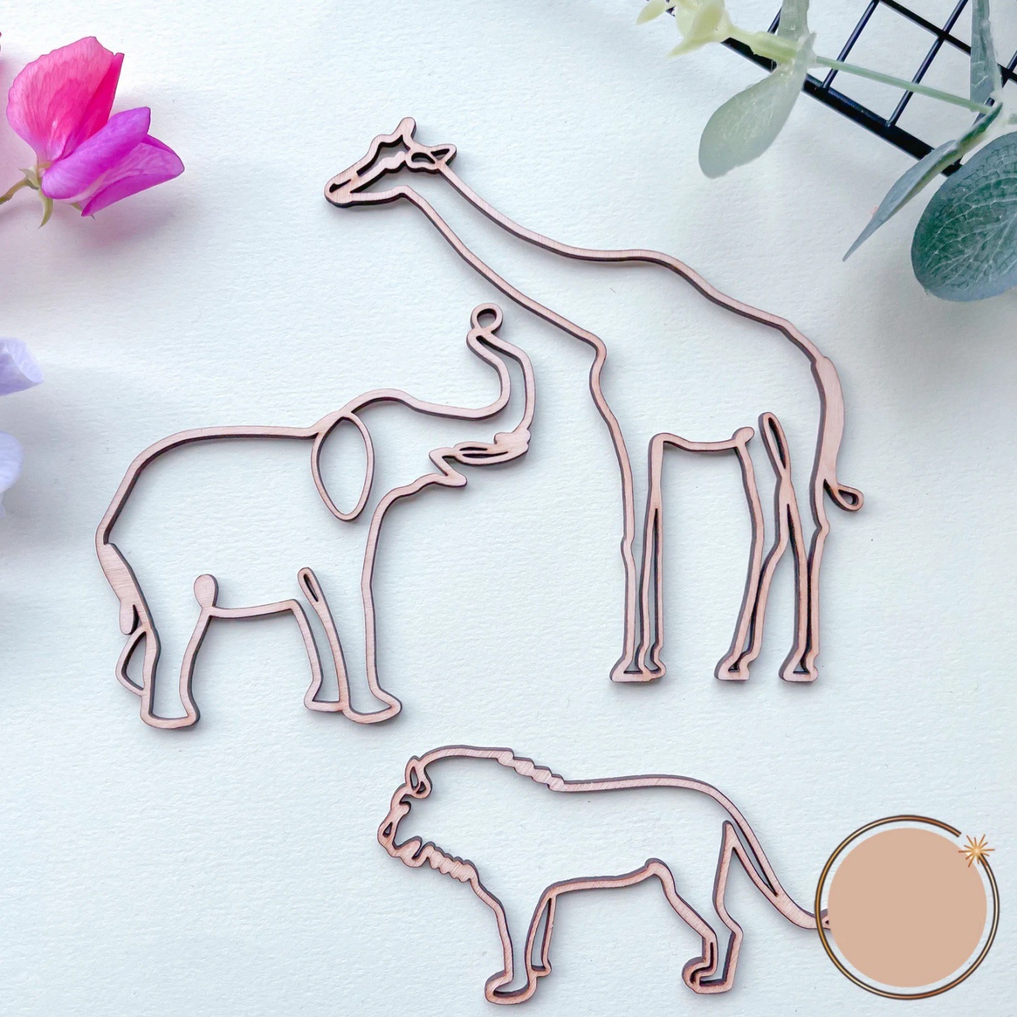 Ensemble de trois pièces dessin au trait animal en bois