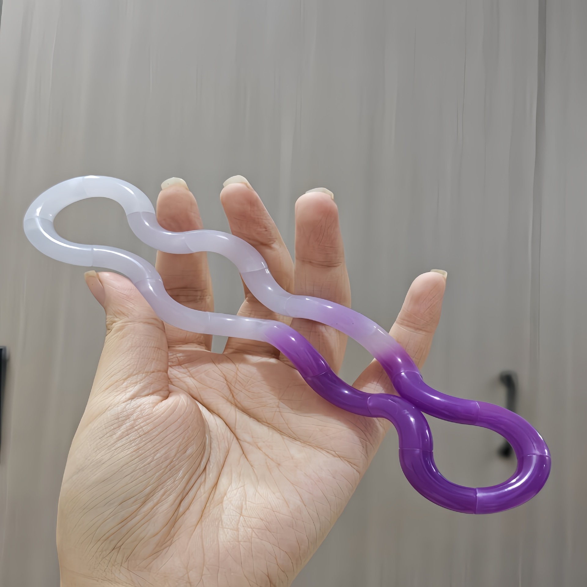 Activé par la température - devient violet puis blanc - opp