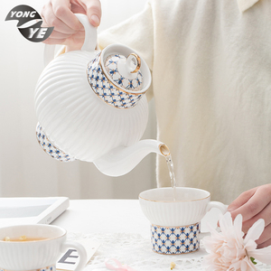 欧式陶瓷咖啡杯优雅茶杯一套八与水壶和盘子