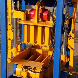 Máquina para fabricar bloques de hormigón, máquina semiautomática para hormigón, Cemento, Ladrillo entrelazado, material de construcción, maquinaria a la venta - Product Image 3