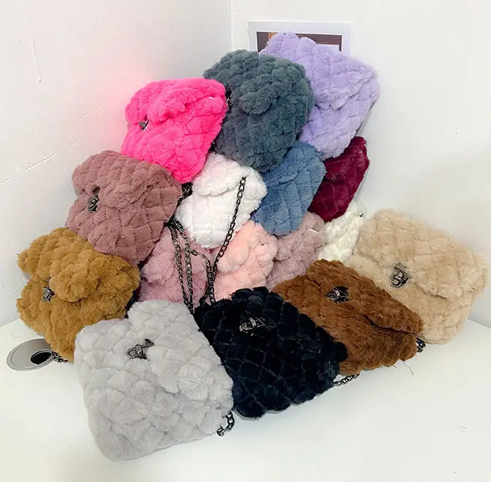 Nouvel arrivage de sacs à main en fausse fourrure pour femme, mignons et chauds, à la mode, de différentes couleurs, collection hiver 2022