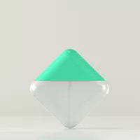 Pompe blanche, couvercle vert.