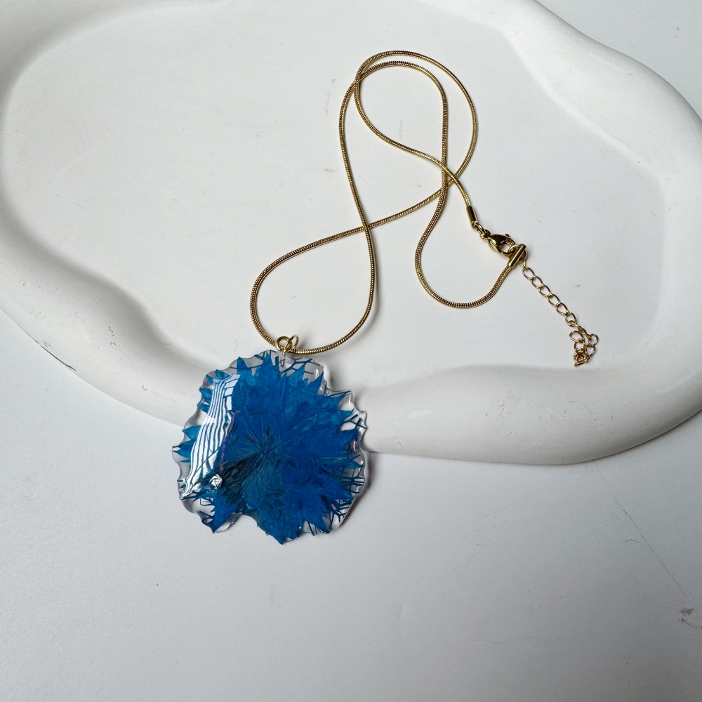 collier nigelle bleu