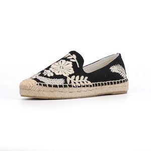 2024定制平底鞋定制刺绣卡通人物帆布女式手工橡胶刺绣卡通人物 - Product Image 6
