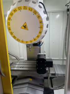 T700 21 araçları 3 eksen CNC delme dokunarak merkezi değirmen işleme merkezi dikey CNC makinesi merkezi - Product Image 4