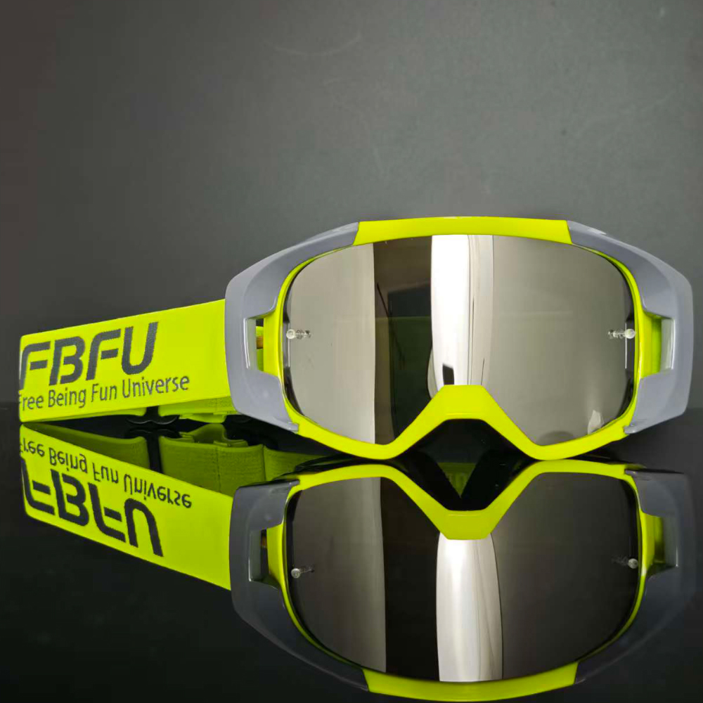 Gafas plateadas con montura gris y amarilla.