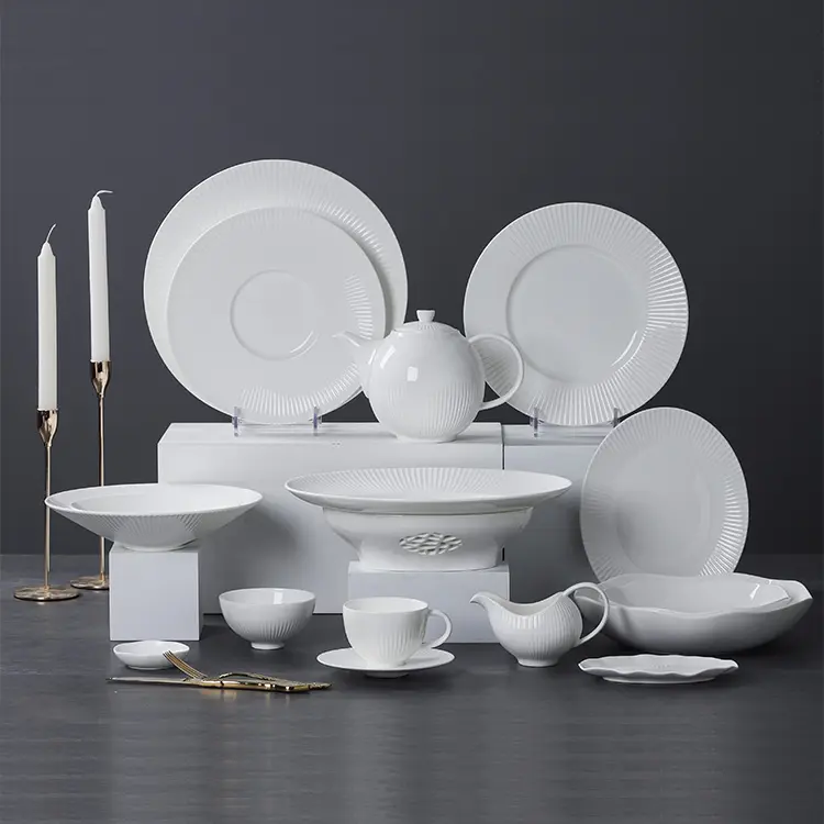 P & T Horeca articles ménagers de haute qualité en gros porcelaine fine assiette plate en céramique services à vaisselle vaisselle vaisselle blanche hôtel de luxe