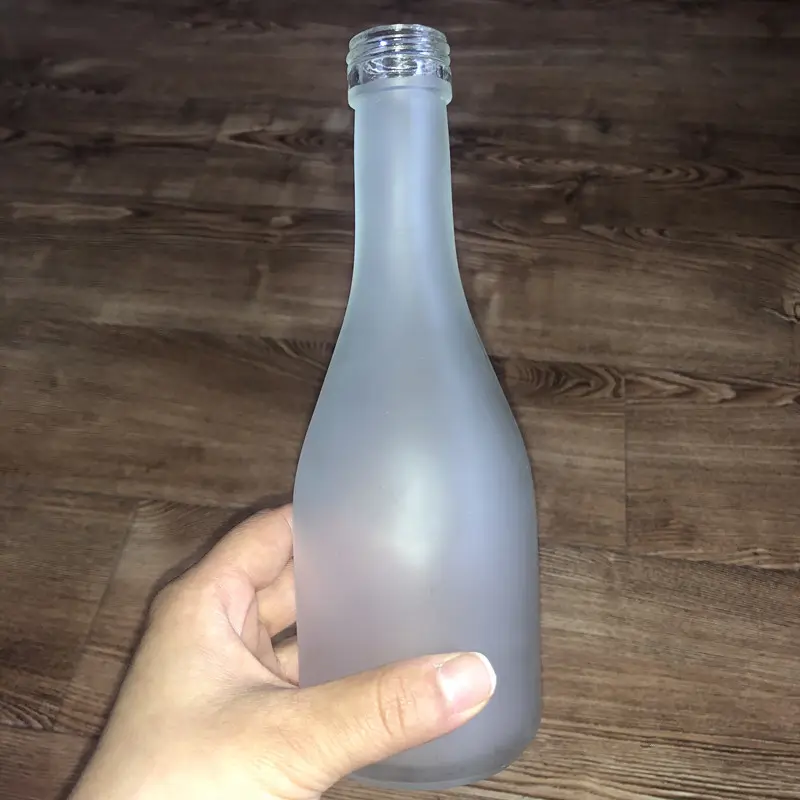 300Ml 500Ml Glass Frosted Màu Mận Chai Rượu Vang Với Cap Glass Ice Chai Rượu Vang