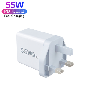 UKプラグ4ポート55W2A 2C PD 20W USB-C電源アダプターウォールチャージャーUSBType CチャージャーforApple iPhone 13 14 15 Pro