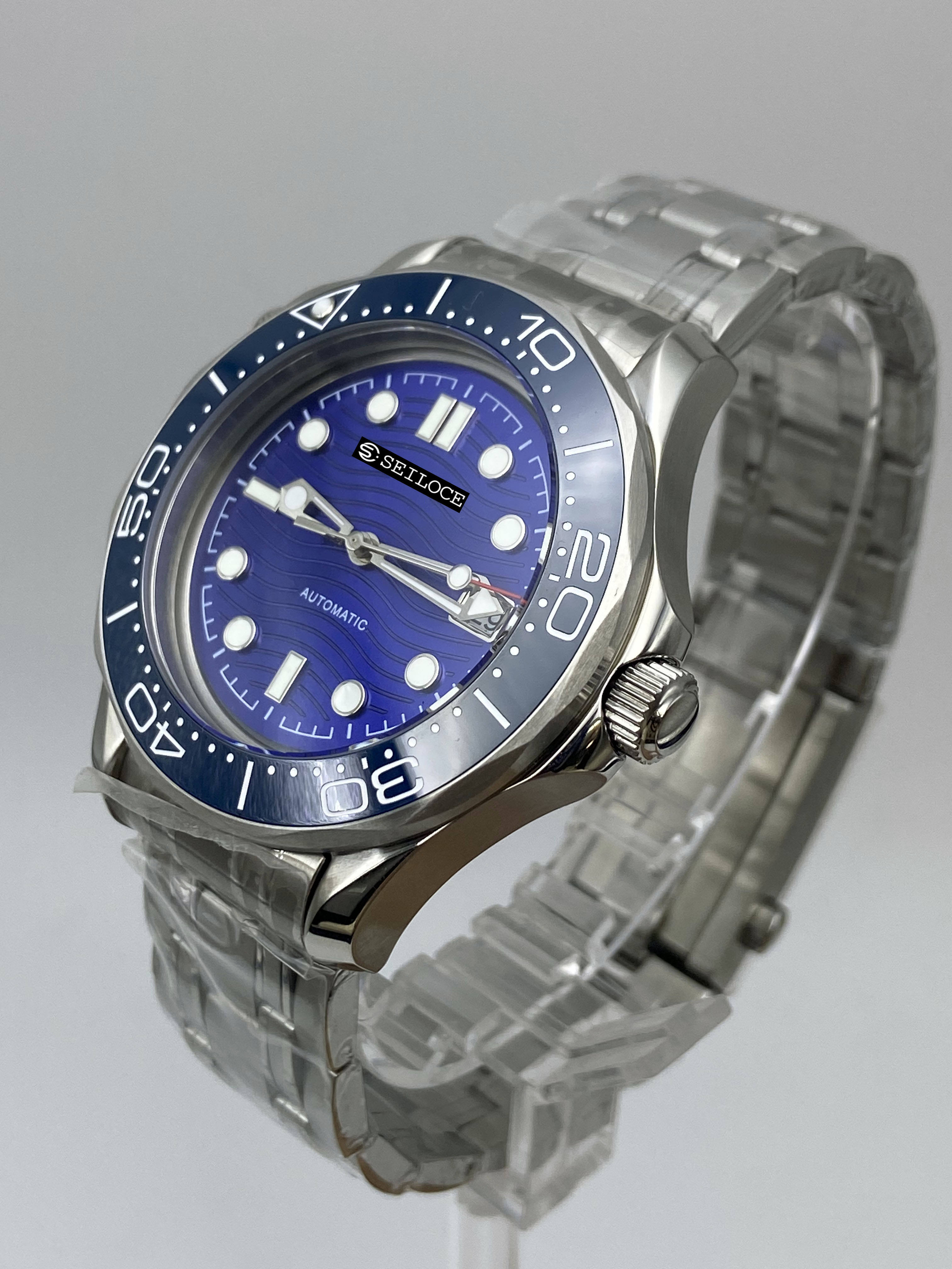 ตัวเรือนสีเงิน+หน้าปัดสีน้ำเงิน