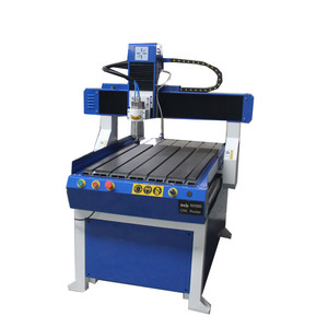 6090 Cnc Router de tamaño pequeño con pequeño costo en stock