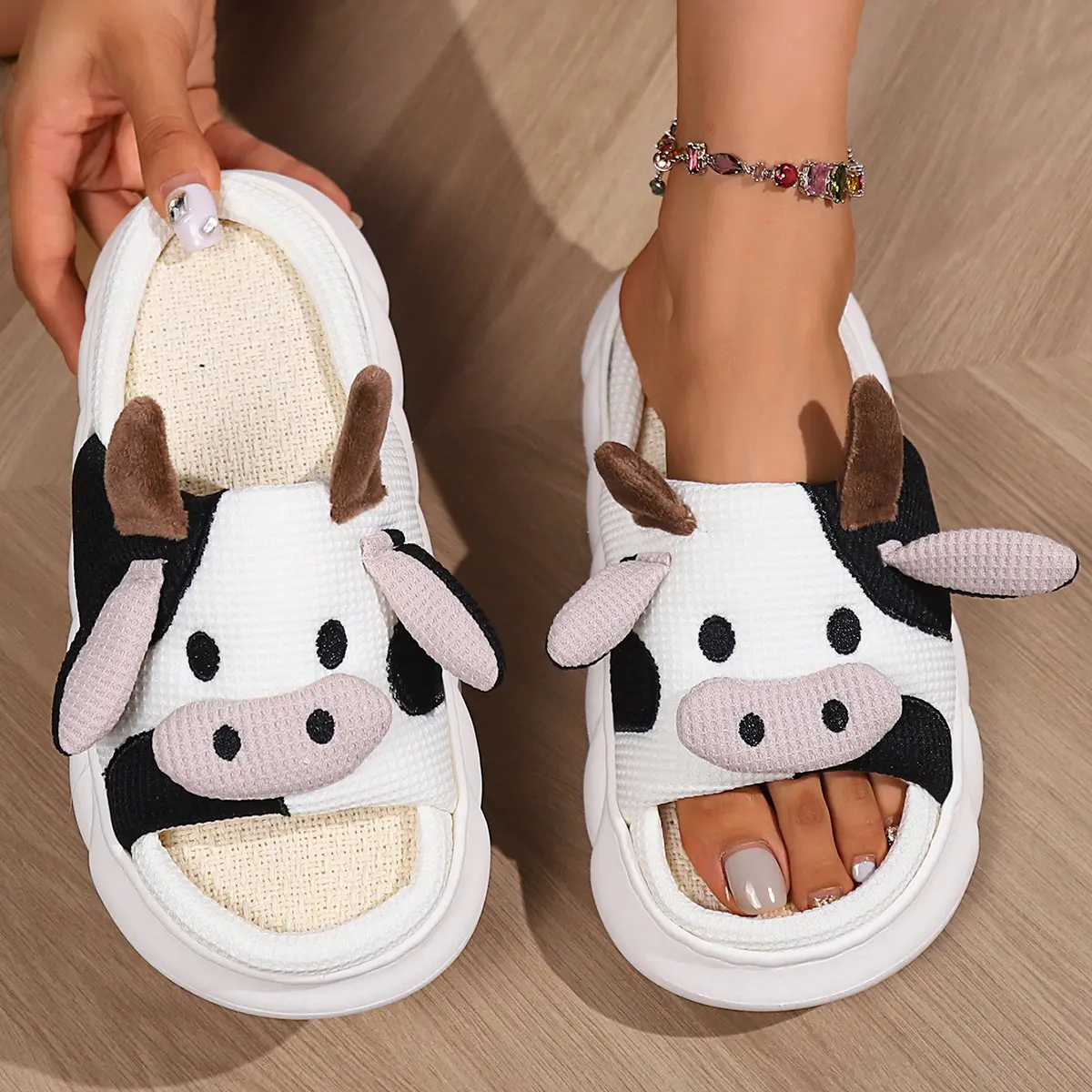 Mujeres EVA Suela Punta abierta Suela gruesa Lindo Animal Dibujos animados Vaca Zapatillas Alta calidad Interior Casa Algodón Lino Zapatillas