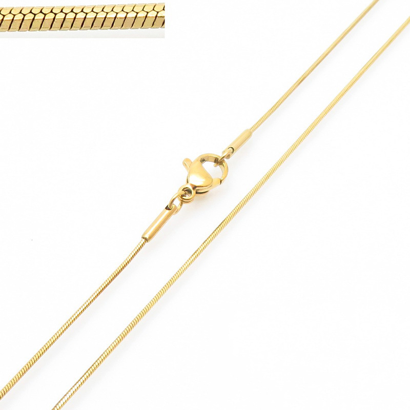 Cadena de serpiente cuadrada facetada en oro de 0,9 mm.