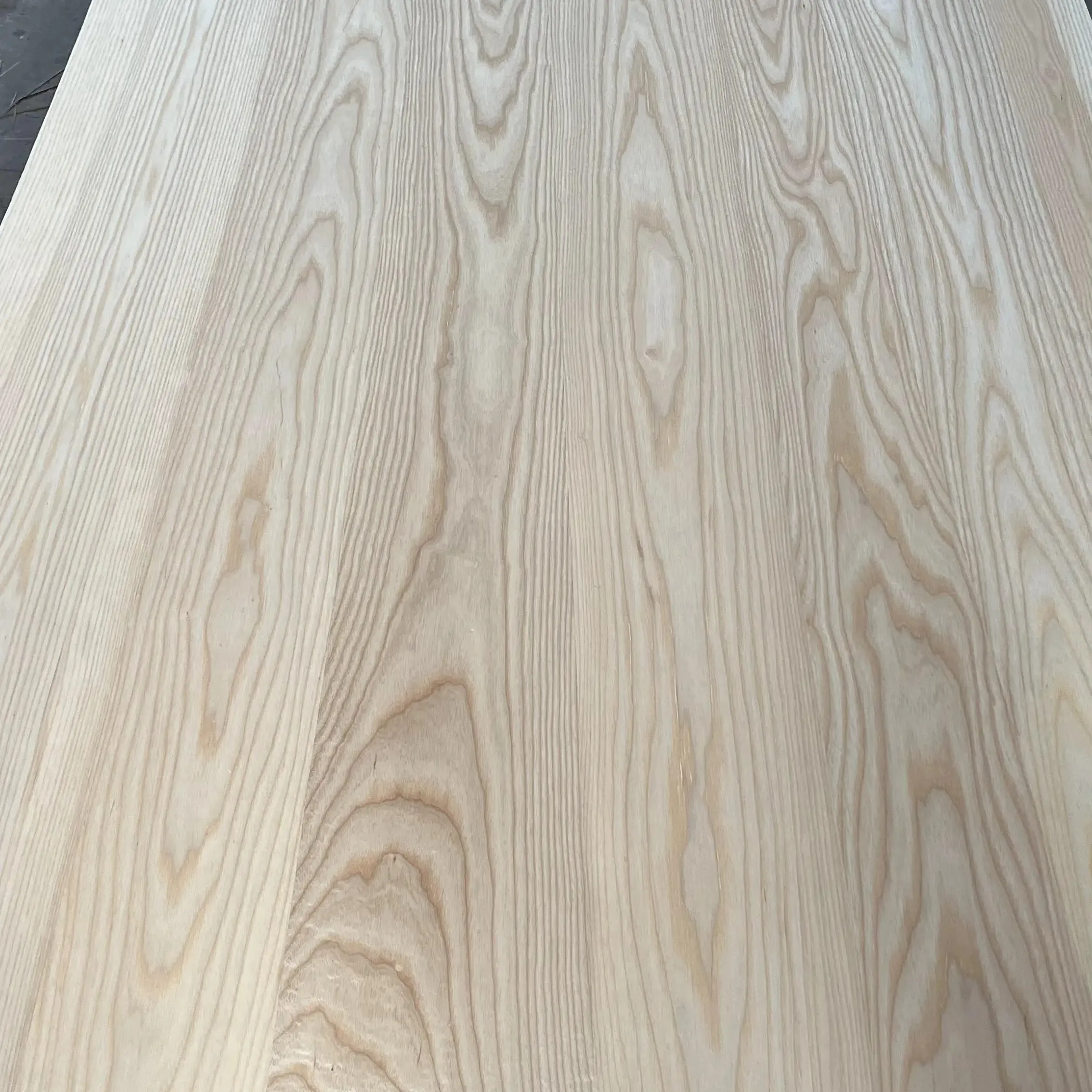 Tekan panas dekoratif 4x8 kaki 3mm ketebalan alami Elm kayu padat Veneer Mdf untuk dinding