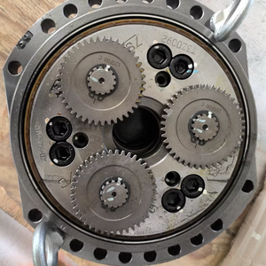 3hac037194-001 Robot công nghiệp phụ tùng RV 127f-97, 90 hộp số giảm tốc cho irb7600 trục 4 & 5 đồng thép nhôm tự động hóa - Product Image 5