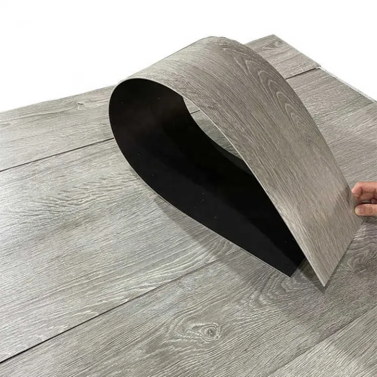 ECO Wood Grain Parquet Efeito Cola Down Wooden Vinyl Planks Tile PVC LVT Floor para Casa