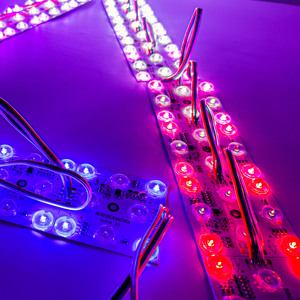 Di alta qualità DC24v RGBW DMX512 modulo Led quadrato programmabile magico impermeabile modulo Blockchain per soffitto morbido Lightbox